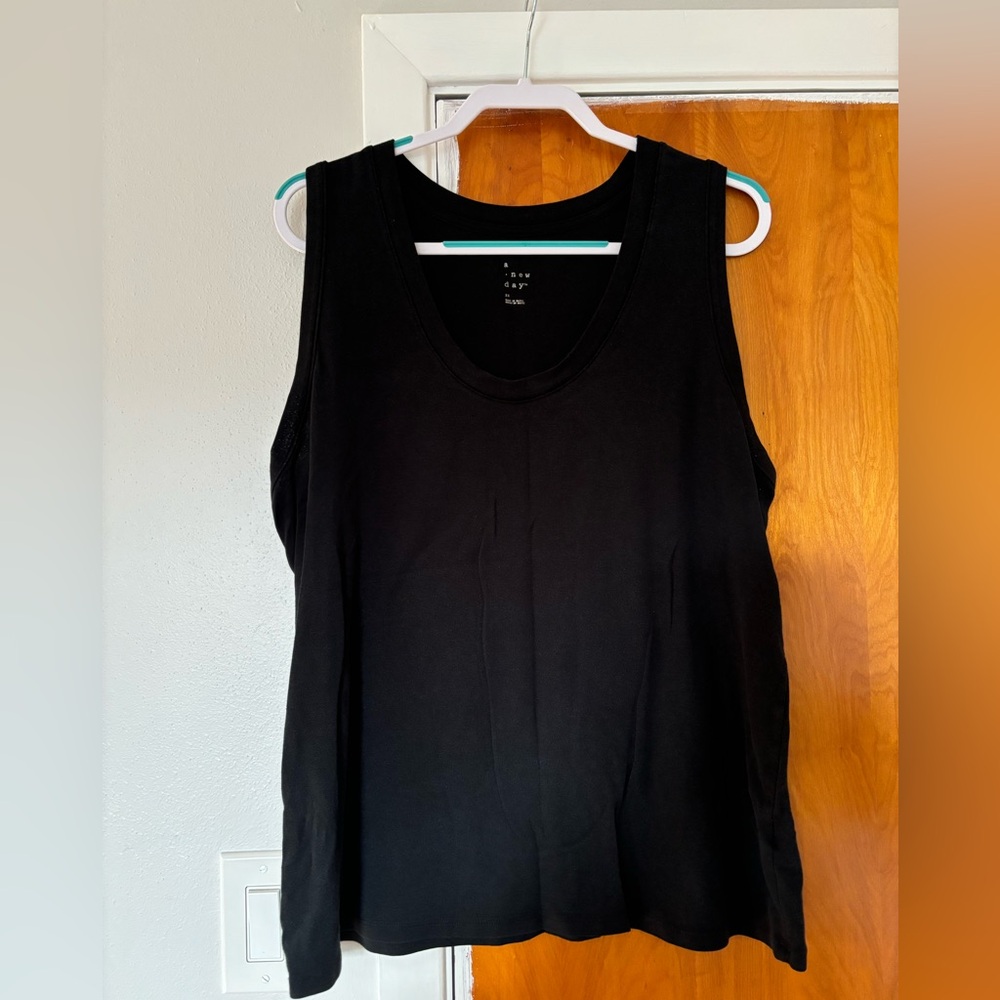 Black tank top - size 2x - a new day